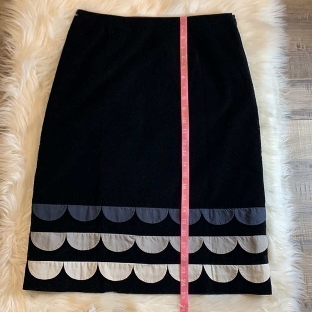 Boden velvet fully lined side zip skirt scalloped detail 6 Long - Picture 4 of 7